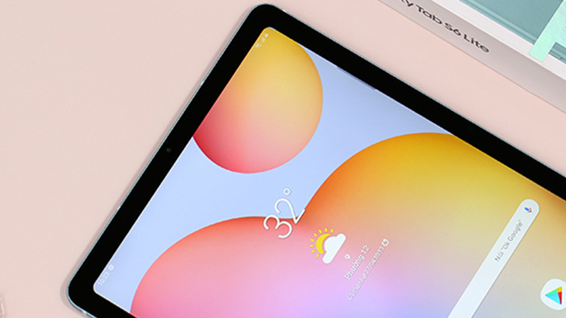 Cả hai thiết bị đều có thông số là 4GB RAM và 64GB ROM